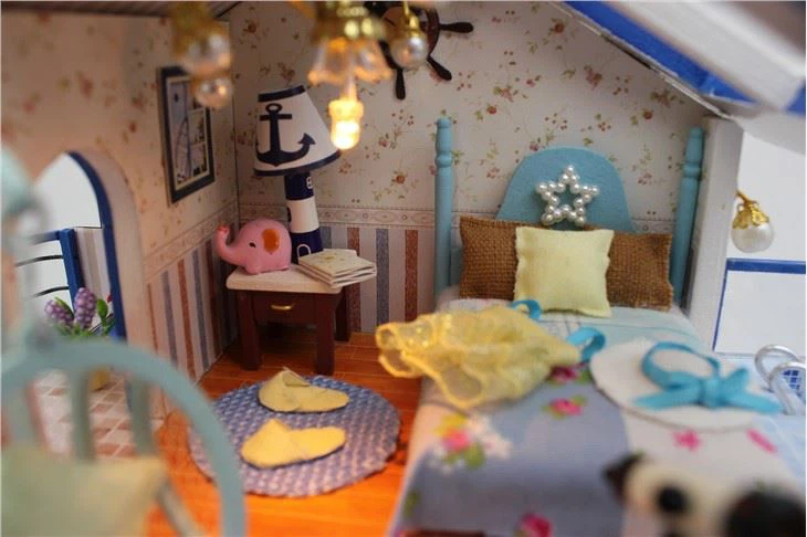 Miniature Furniture Set